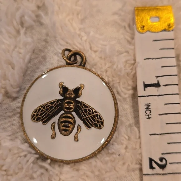 Gucci White Bee Charm/Zipper Pull Pendant - Picture 3 of 3